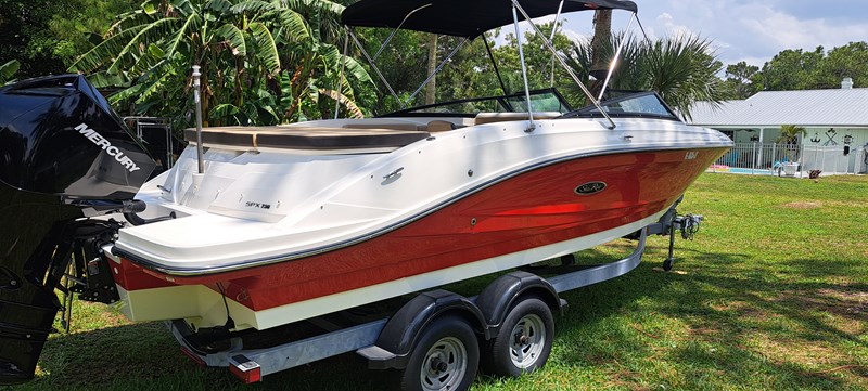 11_2019 23ft Sea Ray 230 SPX