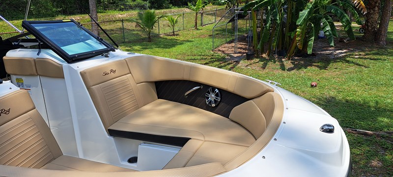 14_2019 23ft Sea Ray 230 SPX