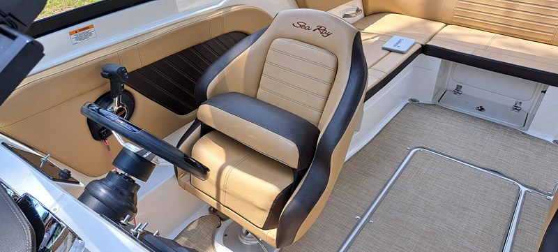 17_2019 23ft Sea Ray 230 SPX