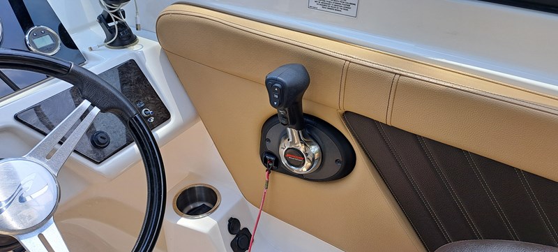 20_2019 23ft Sea Ray 230 SPX