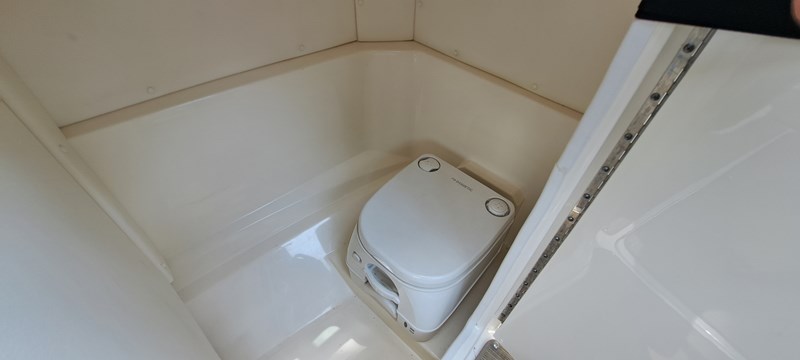 22_2019 23ft Sea Ray 230 SPX