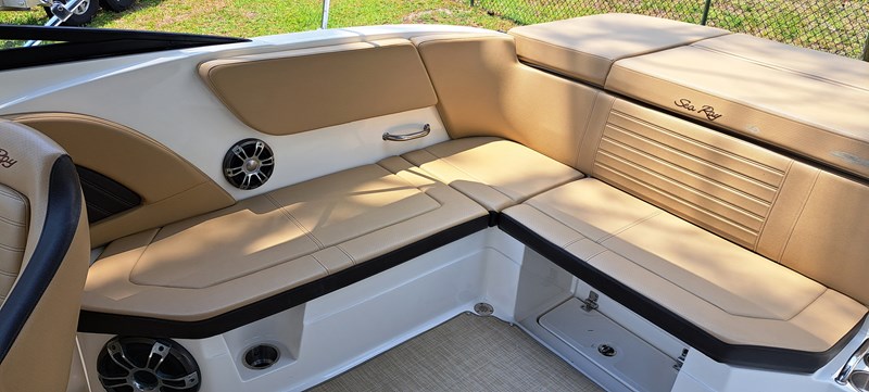 27_2019 23ft Sea Ray 230 SPX