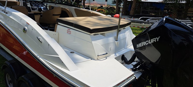 31_2019 23ft Sea Ray 230 SPX