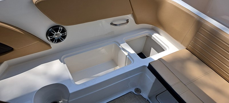 36_2019 23ft Sea Ray 230 SPX