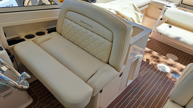 19_2018 28ft Grady-White 285 Freedom