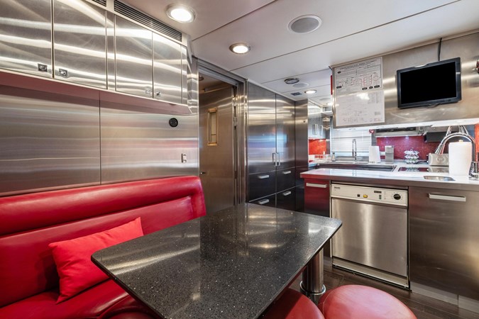 2008 124ft Palmer Johnson IZUMI(37)