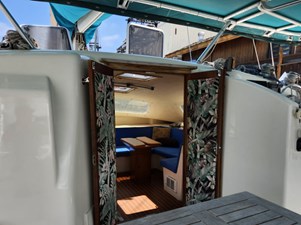 LICKETY SPLIT 29 Main Cabin 1