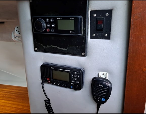 10_1988 22ft Boston Whaler Temptation 2200