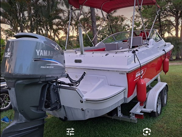 15_1988 22ft Boston Whaler Temptation 2200