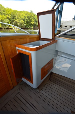 29 STRIKE 2023 STARBOARD BOW STORAGE