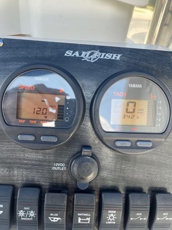 10_2009 19ft Sailfish 1900 BB