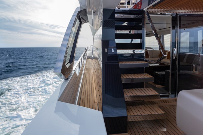 13_82ft Astondoa AS8 Flybridge SO SO NICE