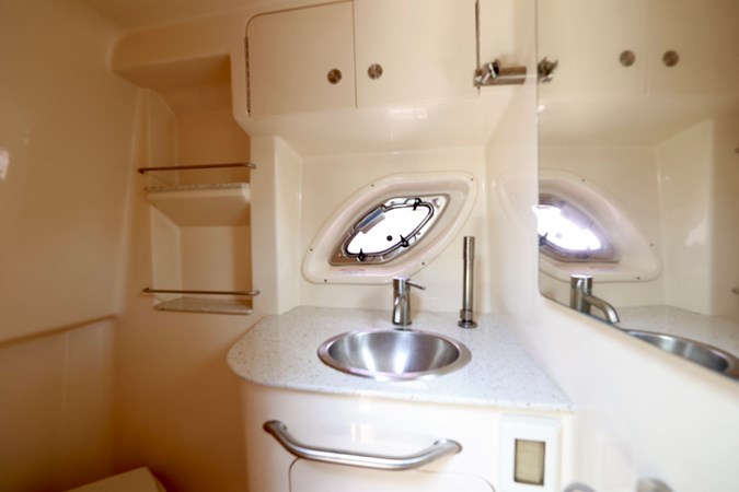 330-SUNDANCER-SEA-RAY-2014-YACHTSBLUE-HEAD-SINK