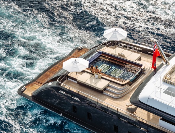 Loon 221' - Main Deck Aft Pool