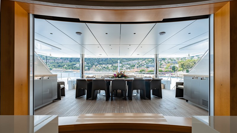 Loon 221' - Skylounge Deck Exterior Dinning