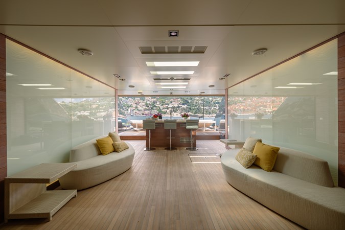 Loon 221' - Lower Deck Beach Club