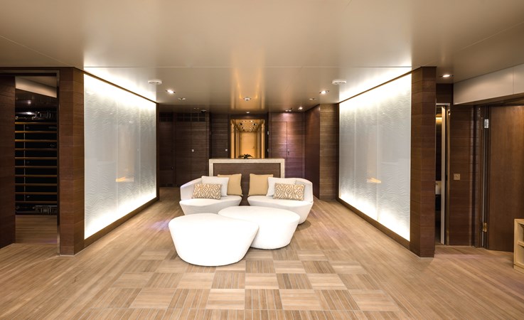 Loon 221' - Lower Deck Beach Club Forward View