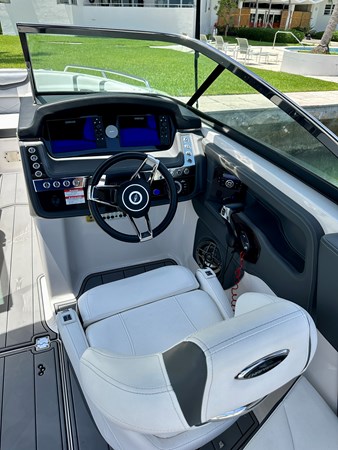 4_2022 26ft Chaparral 267 SSX