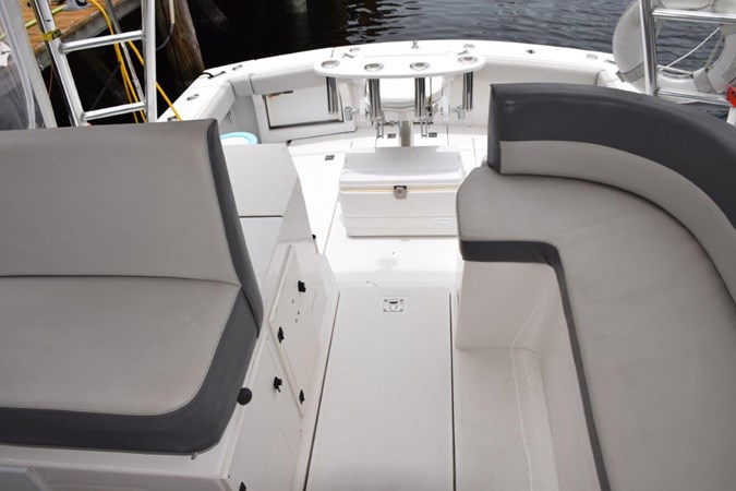 Bridge deck L-Shape lounge, view to cockpit