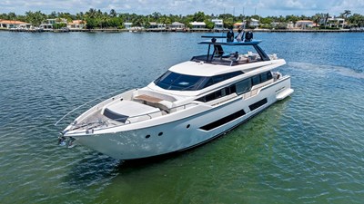 Ferretti 850 7 