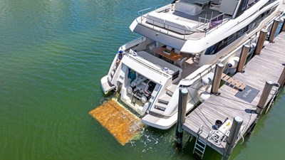 Ferretti 850 15 