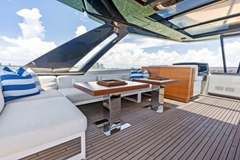 Ferretti 850 32 