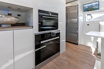 Ferretti 850 57 