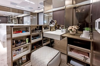 Ferretti 850 69 