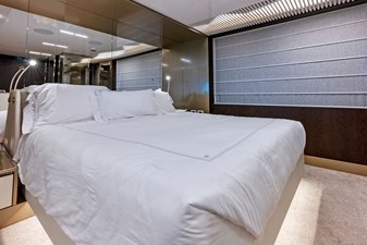 Ferretti 850 70 