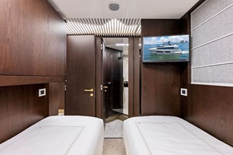Ferretti 850 83 