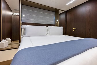 Ferretti 850 86 