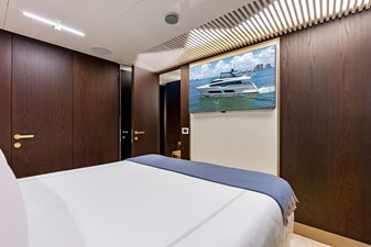 Ferretti 850 87 