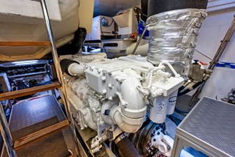 Ferretti 850 104 