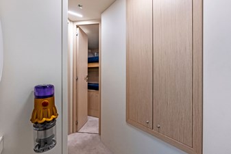 Ferretti 850 107 