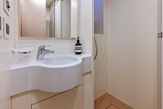 Ferretti 850 114 