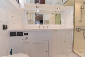 Maste Stateroom Head