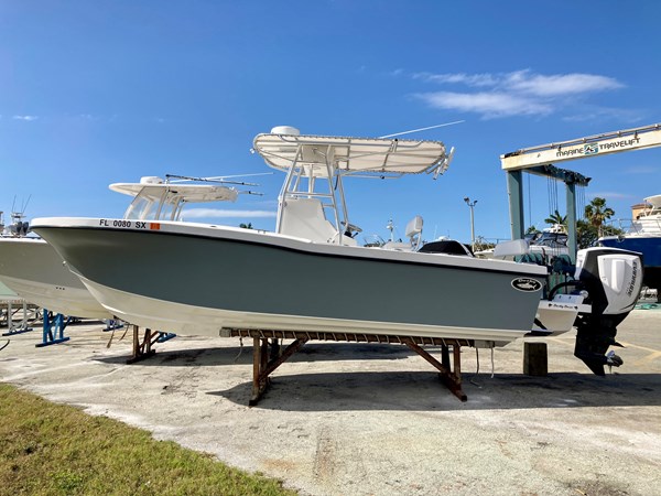 3_2021 25ft Dusky 252 T