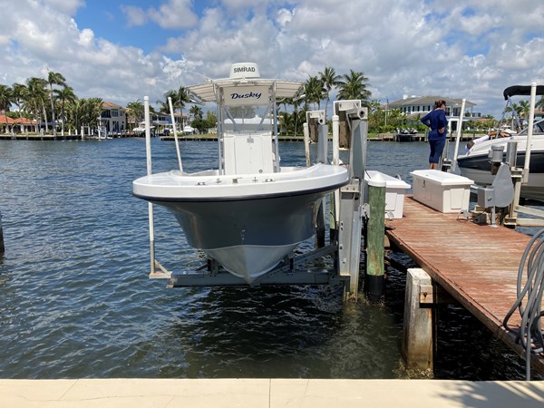 10_2021 25ft Dusky 252 T