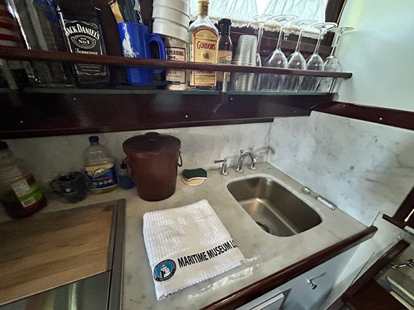 23_1930 47ft ACF Custom 47 Motor Yacht LIBERTE