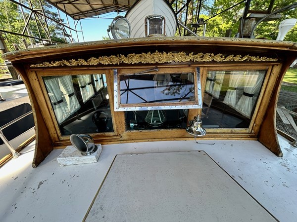 32_1930 47ft ACF Custom 47 Motor Yacht LIBERTE