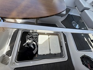 Four Winns H350 11