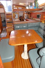 ALE ER RON 8 Salon DInette aft