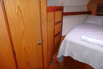 ALE ER RON 23 Master Cabin Port