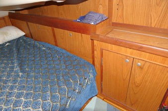 ALE ER RON 30 Guest Cabin inboard