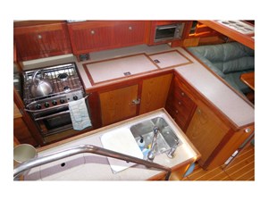 ALE ER RON 2 Galley