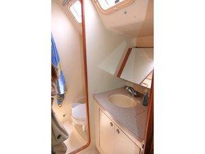 ALE ER RON 38 Guest Vanity