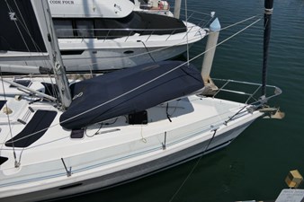 ALE ER RON 55 Dockside Foredeck