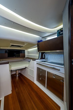 45_grady_white_cabin_8