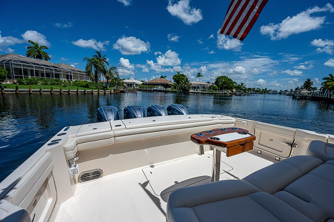 45_grady_white_cockpit_2