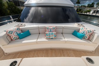 Bow Seat 